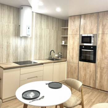 Продается 1-комнатная квартира, 40 м²