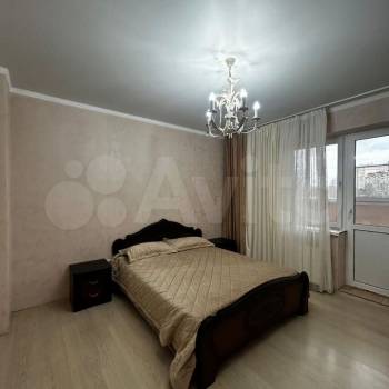 Сдается 2-х комнатная квартира, 79 м²