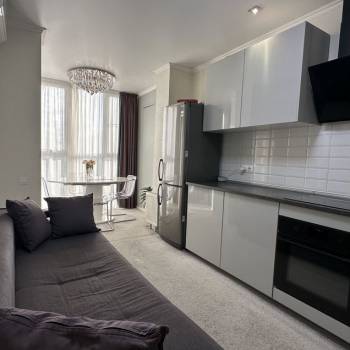 Продается 1-комнатная квартира, 43 м²