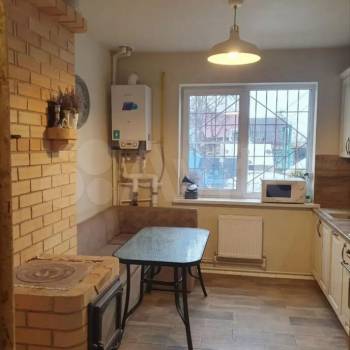 Продается Дом, 180 м²