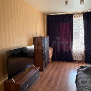 Продается 1-комнатная квартира, 42 м²