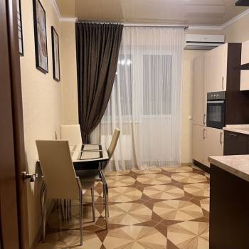 Сдается 1-комнатная квартира, 50 м²