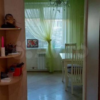 Продается Многокомнатная квартира, 80 м²