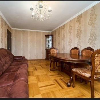Продается Многокомнатная квартира, 77 м²