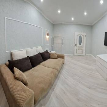 Продается 1-комнатная квартира, 49 м²