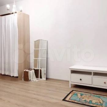 Продается 1-комнатная квартира, 40 м²