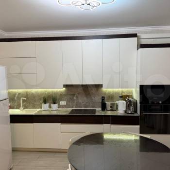 Продается 1-комнатная квартира, 82 м²