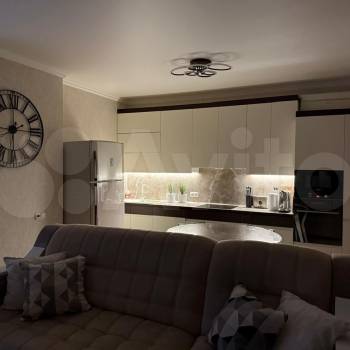 Продается 1-комнатная квартира, 82 м²