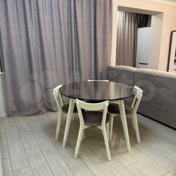 Продается 1-комнатная квартира, 82 м²