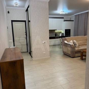 Продается 1-комнатная квартира, 82 м²