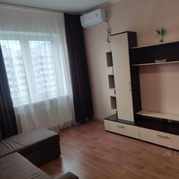 Продается 1-комнатная квартира, 38 м²