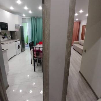 Продается 1-комнатная квартира, 42 м²