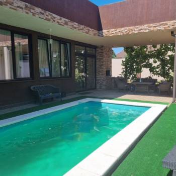 Продается Дом, 400 м²