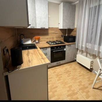 Продается 1-комнатная квартира, 32 м²