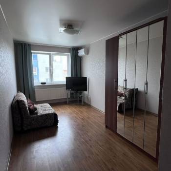 Продается 1-комнатная квартира, 38 м²