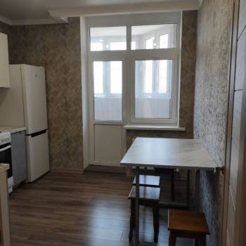 Сдается 1-комнатная квартира, 39 м²
