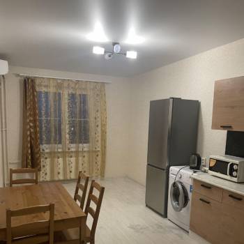 Сдается 1-комнатная квартира, 47 м²