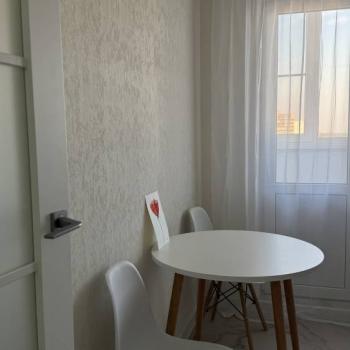 Продается 1-комнатная квартира, 38 м²