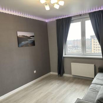 Сдается 1-комнатная квартира, 42 м²