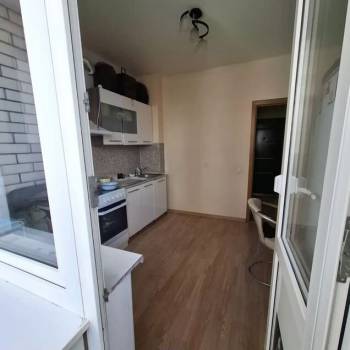 Продается 1-комнатная квартира, 42 м²