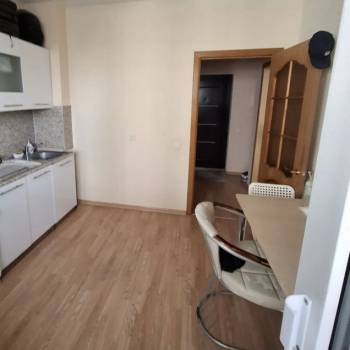 Продается 1-комнатная квартира, 42 м²