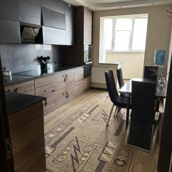 Сдается Многокомнатная квартира, 100 м²