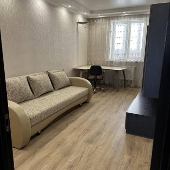 Сдается Многокомнатная квартира, 100 м²