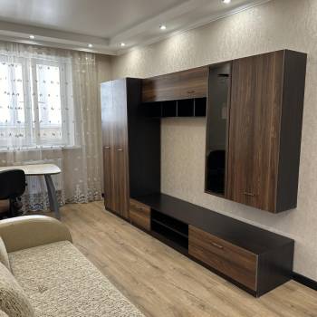 Сдается Многокомнатная квартира, 100 м²