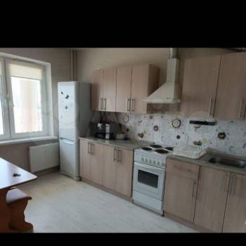 Продается 1-комнатная квартира, 38 м²