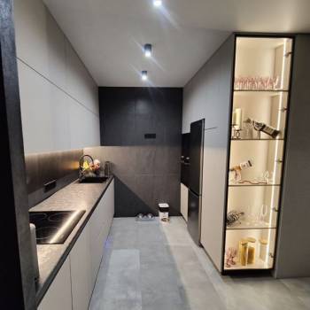 Продается 1-комнатная квартира, 54 м²