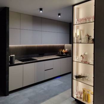 Продается 1-комнатная квартира, 54 м²