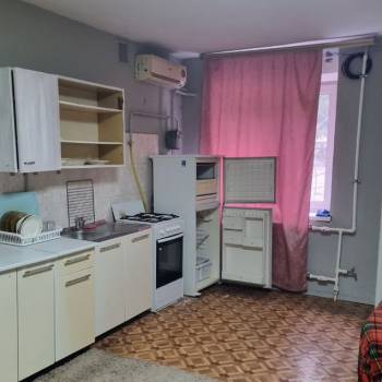 Продается Многокомнатная квартира, 77 м²