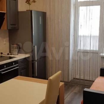 Сдается 1-комнатная квартира, 38 м²