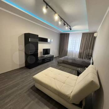 Сдается 1-комнатная квартира, 50 м²