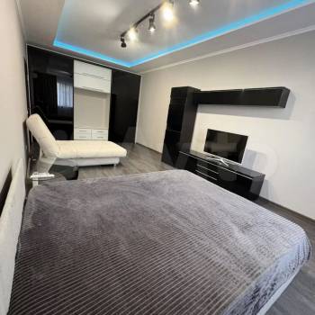 Сдается 1-комнатная квартира, 50 м²