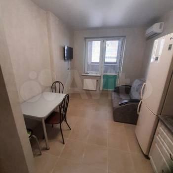 Сдается 1-комнатная квартира, 50 м²