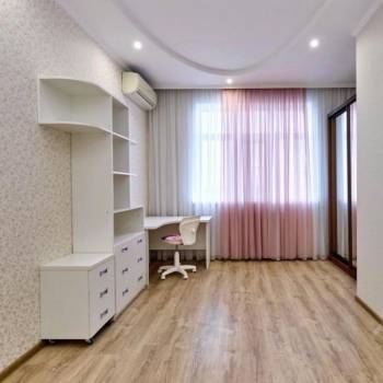 Продается 2-х комнатная квартира, 100 м²