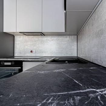 Продается 1-комнатная квартира, 42 м²