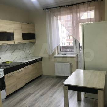 Сдается 1-комнатная квартира, 38 м²