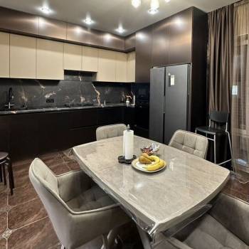 Продается Дом, 180 м²