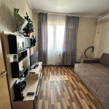 Продается 1-комнатная квартира, 32 м²