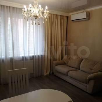 Сдается 1-комнатная квартира, 50 м²