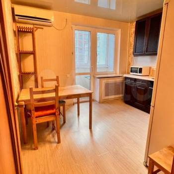 Сдается 1-комнатная квартира, 38 м²