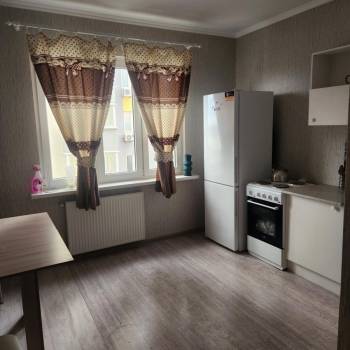 Сдается 1-комнатная квартира, 42 м²