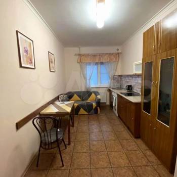 Сдается 1-комнатная квартира, 42 м²