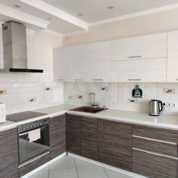 Сдается 2-х комнатная квартира, 77 м²