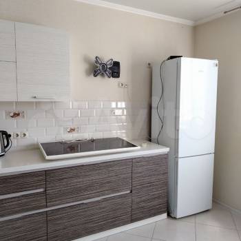 Сдается 2-х комнатная квартира, 77 м²