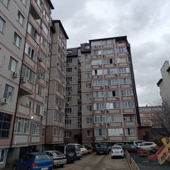 Продается 1-комнатная квартира, 42 м²