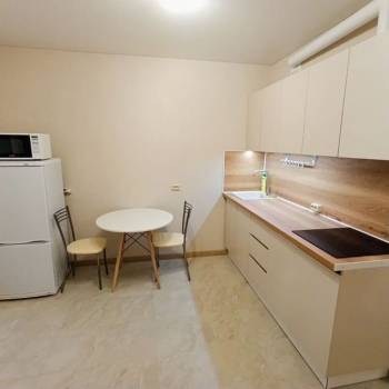 Сдается 1-комнатная квартира, 43 м²