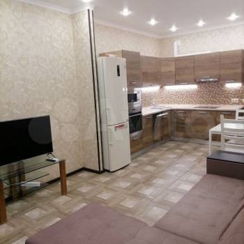 Сдается 1-комнатная квартира, 60 м²